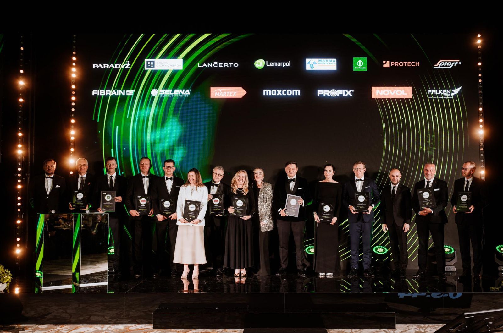 Zdjęcie grupowe re-certyfikowanych laureatów konkursu BMC 2025