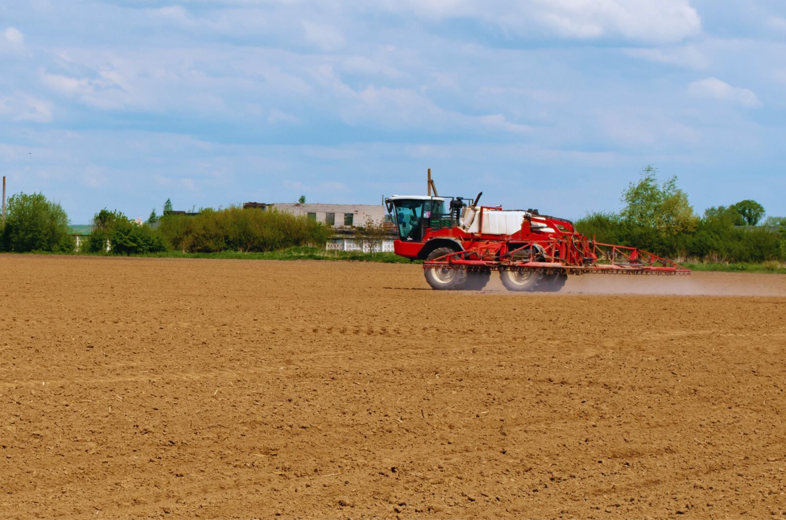 Kiedy stosować herbicydy z chlomazonem?