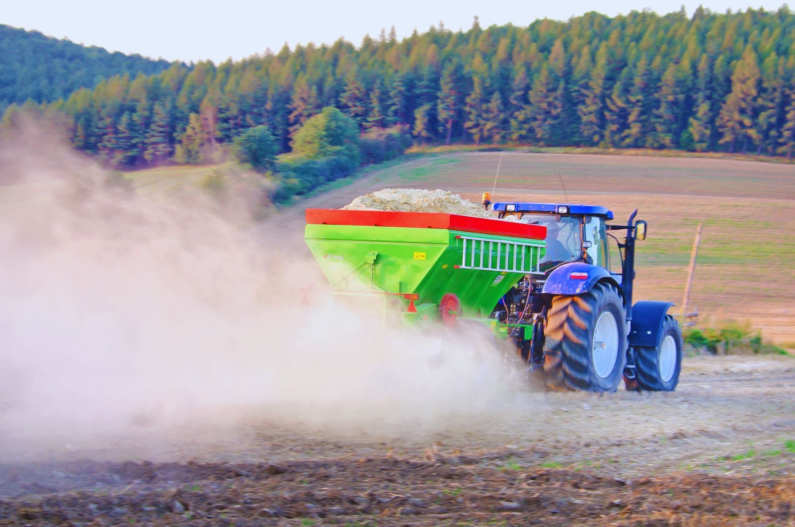 Odkwaszanie gleby – jakie wapno na pole?