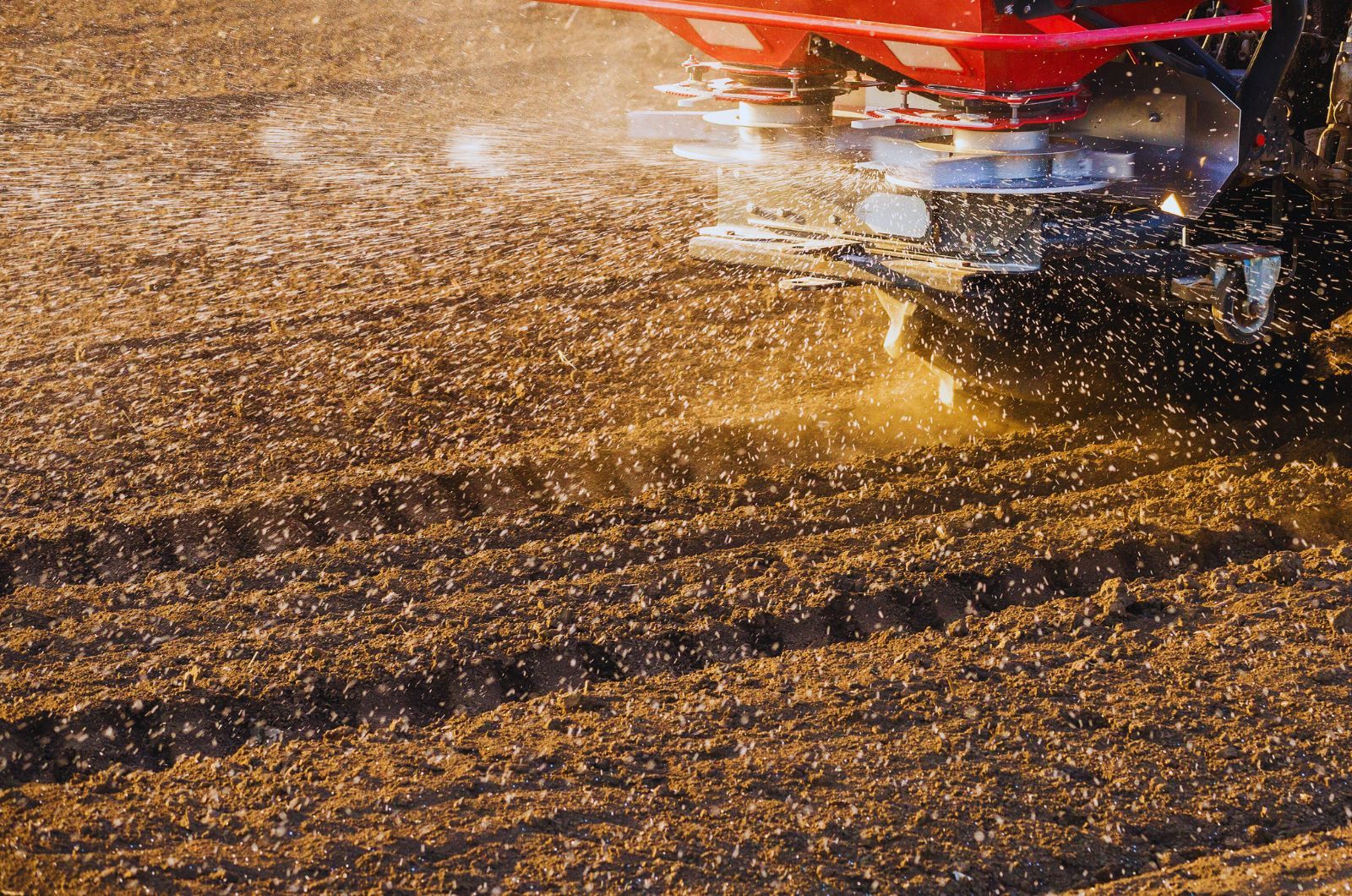 Wapnowanie gleby wiosną – dlaczego warto wybrać wapno granulowane